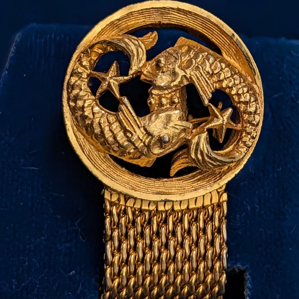Vintage Swank Pisces Cuff links Gold Tone